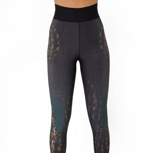 ULTRACOR GET IT FAST BUTTERFLY DREAM UNDULATED PRINT ULTRA HIGH LEGGING